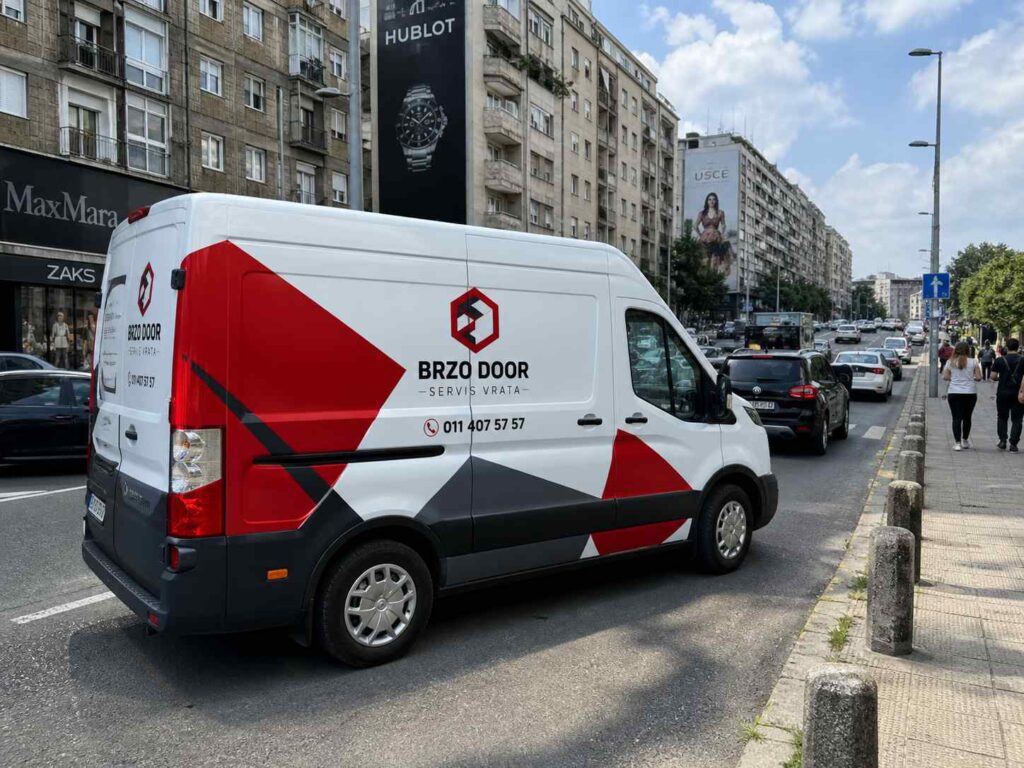 Brendiranje vozila Beograd - Iskoristite gradsku vožnju za promociju